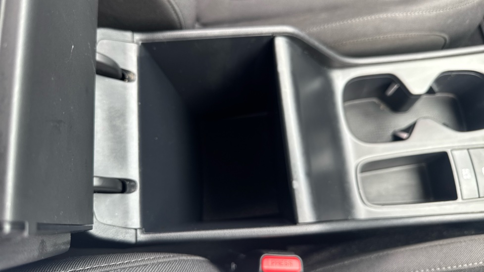 Hyundai TUCSON 1.6 TGDi SE Connect 5dr 2WD Petrol Estate - Image 35