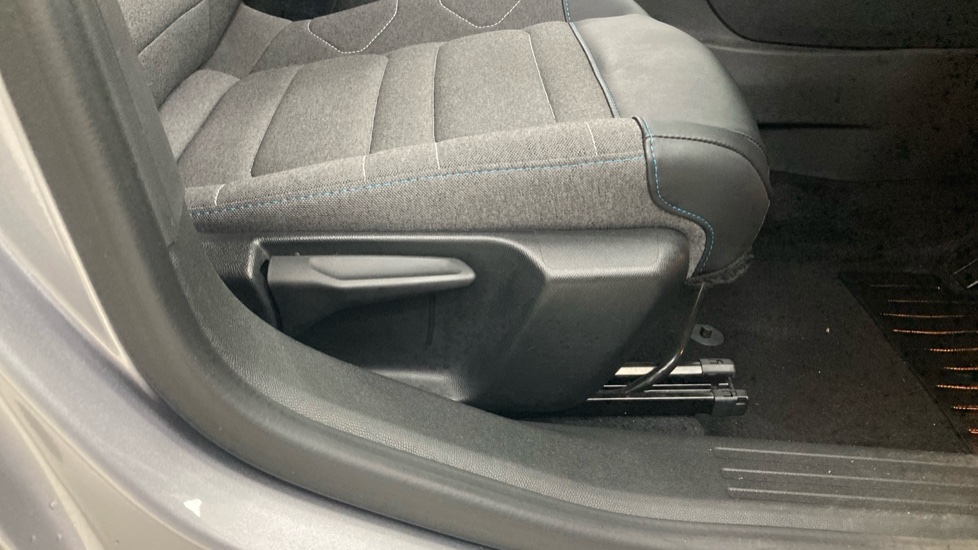 Citroen C4 1.2 PureTech [130] C-Series Edition 5dr Auto Petrol Hatchback - Image 36