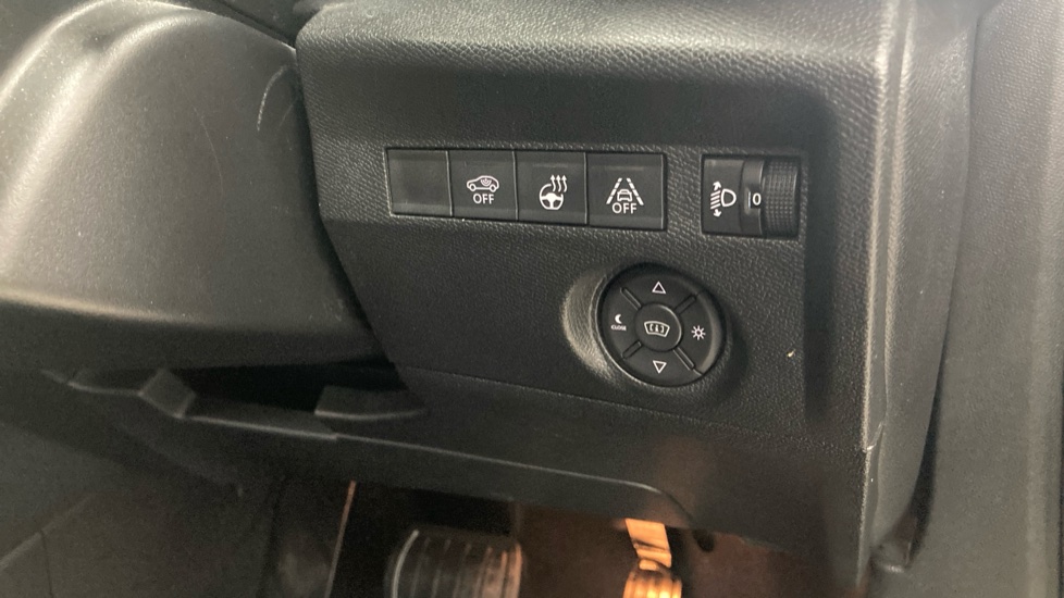 Citroen C4 1.2 PureTech [130] C-Series Edition 5dr Auto Petrol Hatchback - Image 38