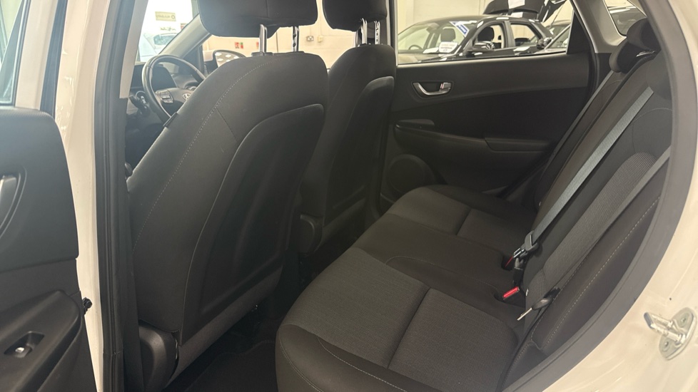 Hyundai KONA 1.6 GDi Hybrid SE Connect 5dr DCT Hybrid Hatchback - Image 16