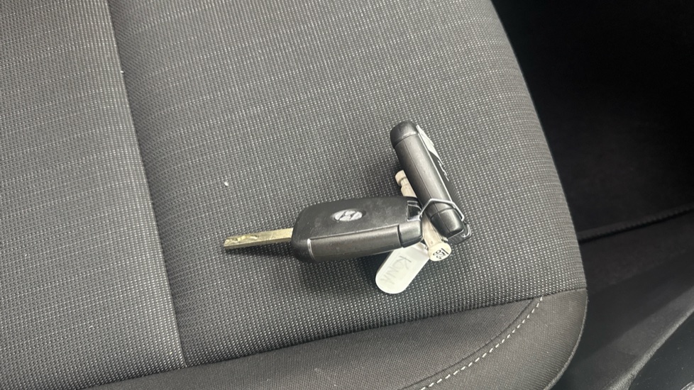 Hyundai KONA 1.6 GDi Hybrid SE Connect 5dr DCT Hybrid Hatchback - Image 20