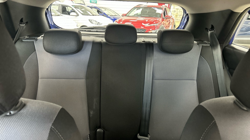 Hyundai i20 1.2 MPi SE 5dr Petrol Hatchback - Image 15