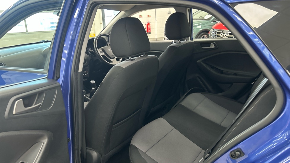 Hyundai i20 1.2 MPi SE 5dr Petrol Hatchback - Image 16