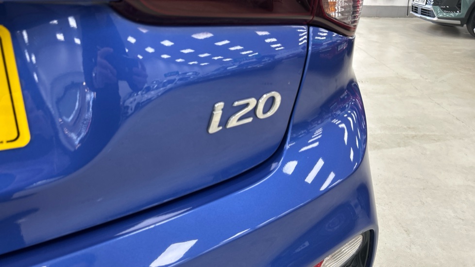 Hyundai i20 1.2 MPi SE 5dr Petrol Hatchback - Image 40