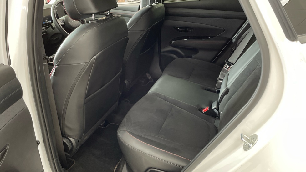 Hyundai TUCSON 1.6T Plug-in Hybrid N Line 5dr Auto Estate - Image 16