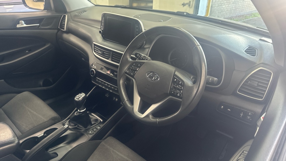 Hyundai TUCSON 1.6 GDi SE Nav 5dr 2WD Petrol Estate - Image 11