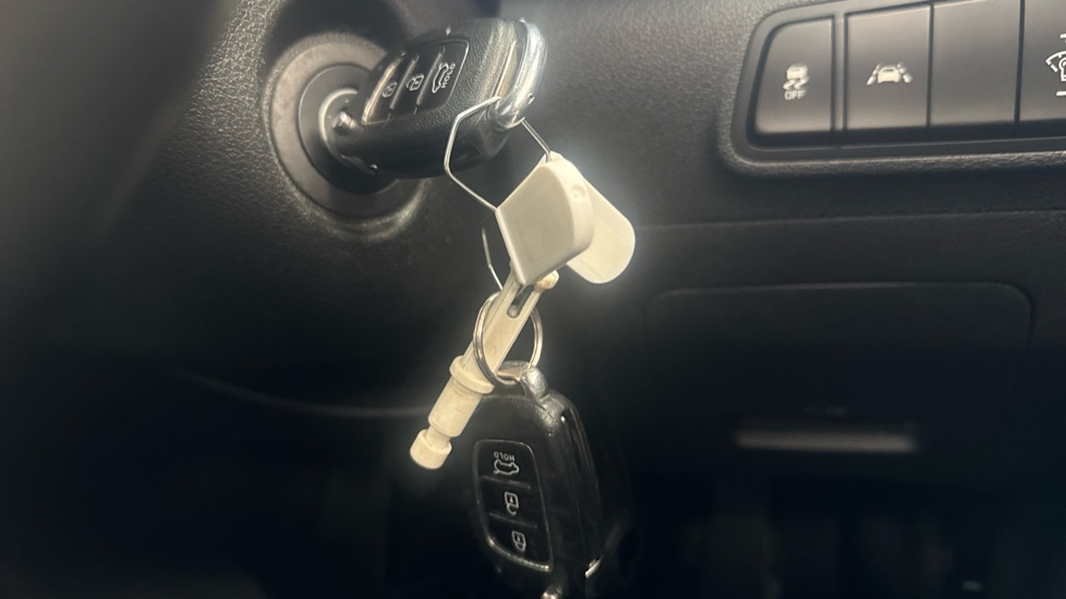 Hyundai TUCSON 1.6 GDi SE Nav 5dr 2WD Petrol Estate - Image 20