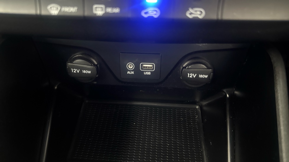 Hyundai TUCSON 1.6 GDi SE Nav 5dr 2WD Petrol Estate - Image 30