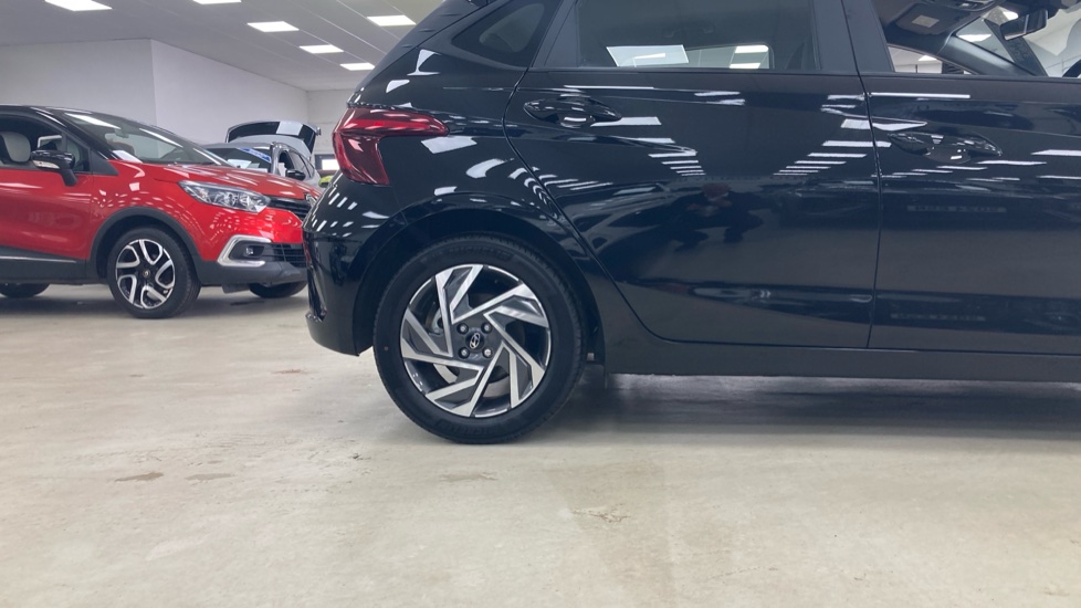 Hyundai i20 1.0T GDi Advance [Nav] 5dr Petrol Hatchback - Image 7