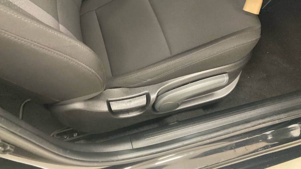 Hyundai i20 1.0T GDi Advance [Nav] 5dr Petrol Hatchback - Image 37