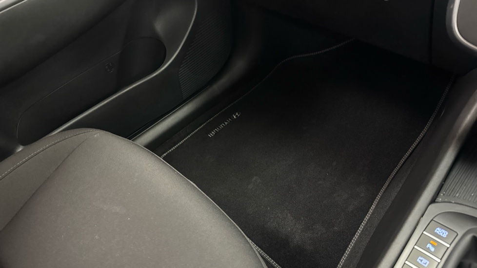 Hyundai KONA 1.6T 138 Advance 5dr Petrol Hatchback - Image 35