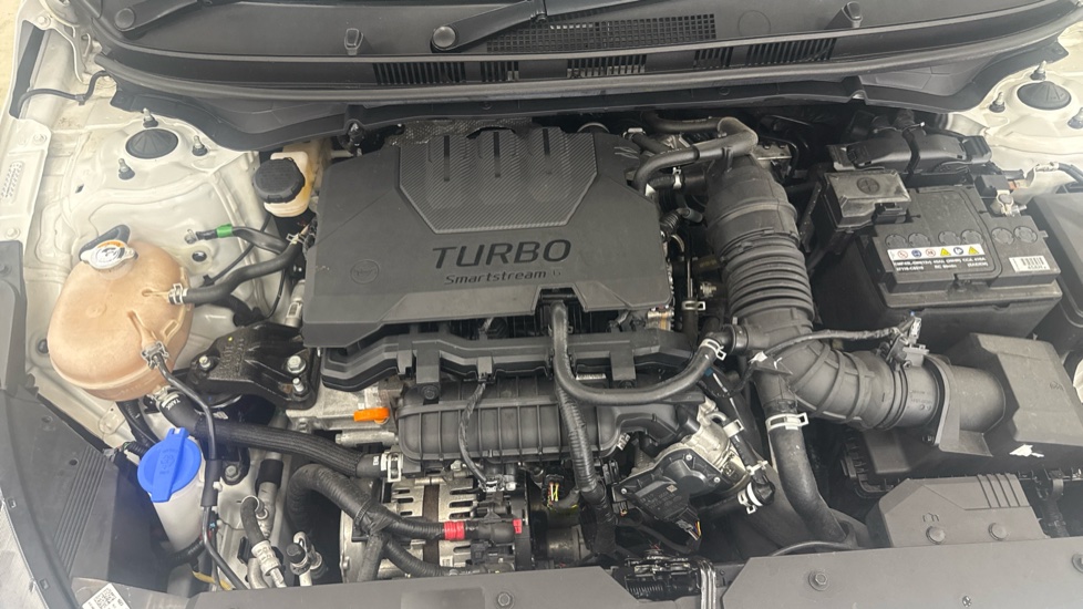 Hyundai i20 1.0T GDi 48V MHD Premium 5dr Petrol Hatchback - Image 8