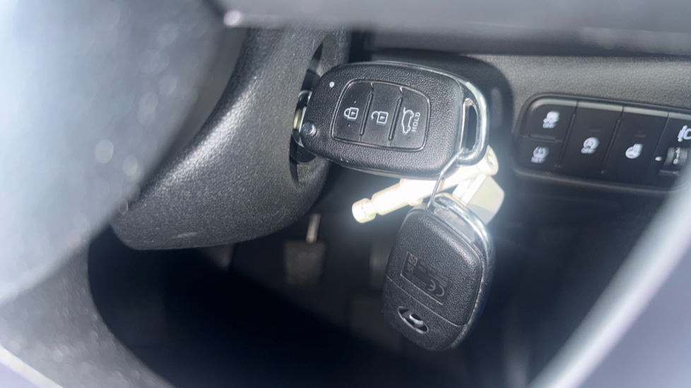 Hyundai i20 1.0T GDi 48V MHD Premium 5dr Petrol Hatchback - Image 19