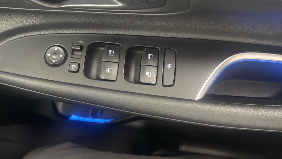 Hyundai i20 1.0T GDi 48V MHD Premium 5dr Petrol Hatchback - Image 31
