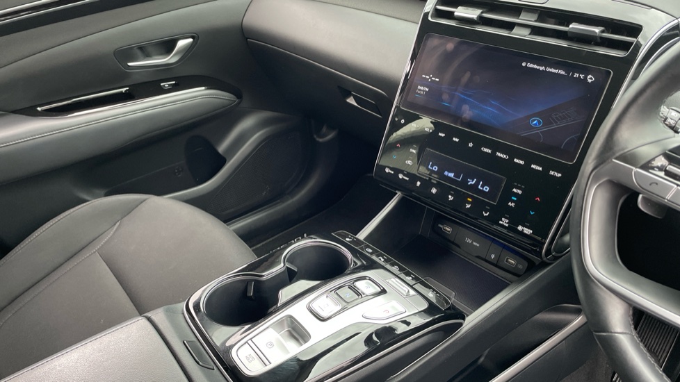 Hyundai TUCSON 1.6 TGDi Hybrid 230 Premium 5dr 2WD Auto Hybrid Estate - Image 14
