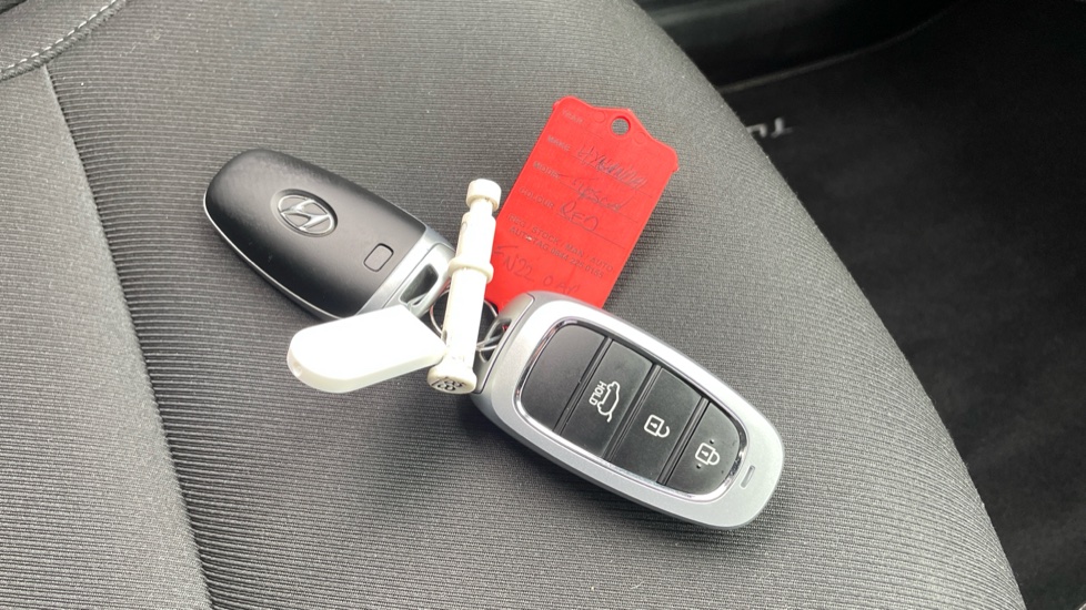 Hyundai TUCSON 1.6 TGDi Hybrid 230 Premium 5dr 2WD Auto Hybrid Estate - Image 20