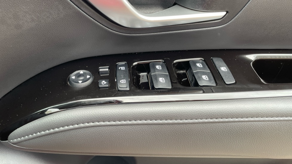 Hyundai TUCSON 1.6 TGDi Hybrid 230 Premium 5dr 2WD Auto Hybrid Estate - Image 31