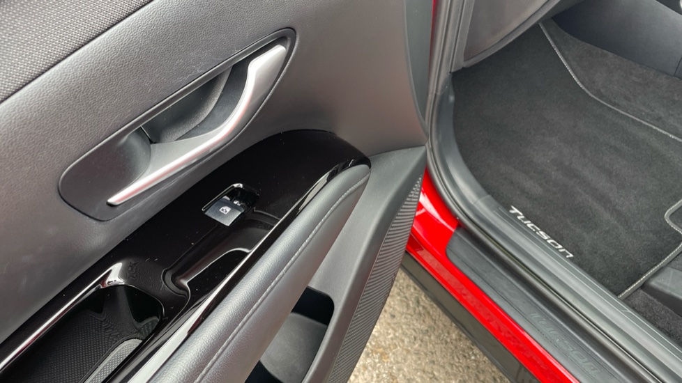 Hyundai TUCSON 1.6 TGDi Hybrid 230 Premium 5dr 2WD Auto Hybrid Estate - Image 37