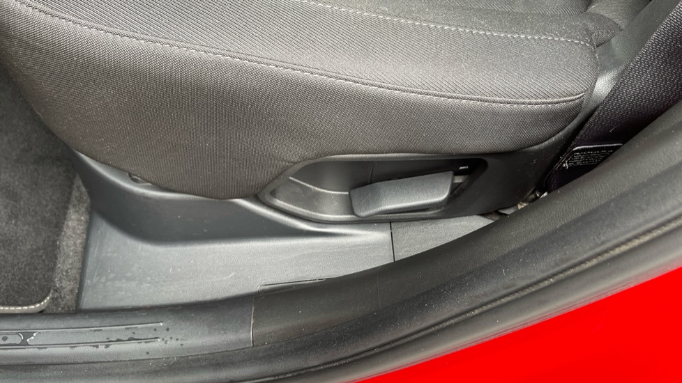 Hyundai TUCSON 1.6 TGDi Hybrid 230 Premium 5dr 2WD Auto Hybrid Estate - Image 39