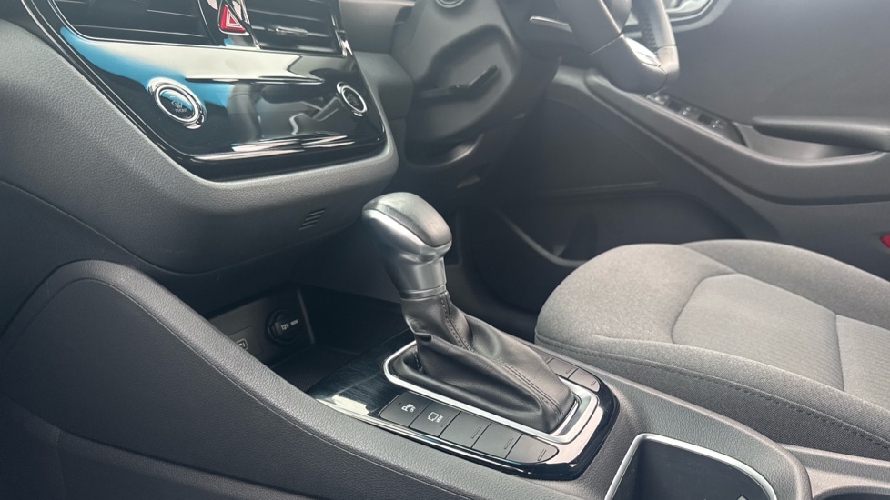 Hyundai IONIQ 1.6 GDi Hybrid SE Connect 5dr DCT Hybrid Hatchback - Image 13