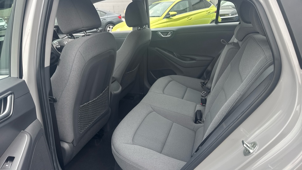 Hyundai IONIQ 1.6 GDi Hybrid SE Connect 5dr DCT Hybrid Hatchback - Image 16