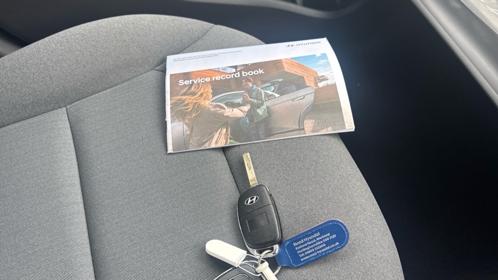 Hyundai IONIQ 1.6 GDi Hybrid SE Connect 5dr DCT Hybrid Hatchback - Image 19