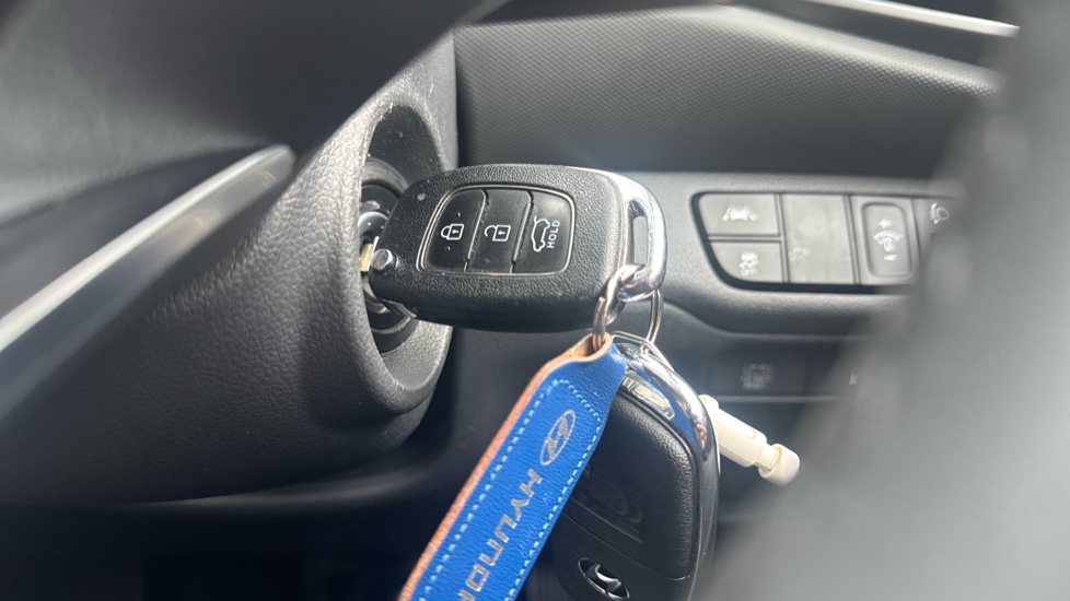 Hyundai IONIQ 1.6 GDi Hybrid SE Connect 5dr DCT Hybrid Hatchback - Image 25