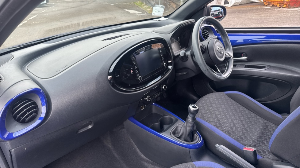 Toyota Aygo X 1.0 VVT-i Edge 5dr Petrol Hatchback - Image 9