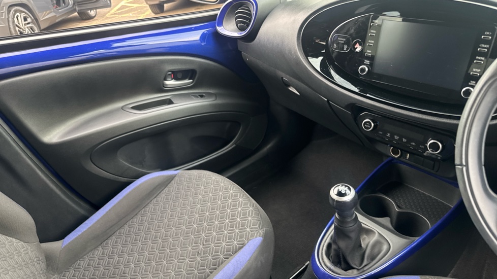 Toyota Aygo X 1.0 VVT-i Edge 5dr Petrol Hatchback - Image 14