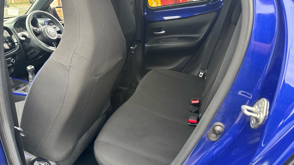 Toyota Aygo X 1.0 VVT-i Edge 5dr Petrol Hatchback - Image 16