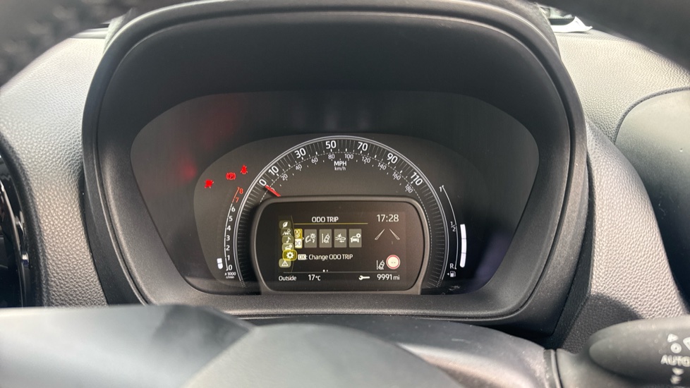 Toyota Aygo X 1.0 VVT-i Edge 5dr Petrol Hatchback - Image 18