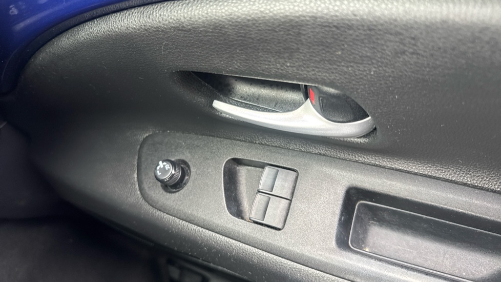 Toyota Aygo X 1.0 VVT-i Edge 5dr Petrol Hatchback - Image 30