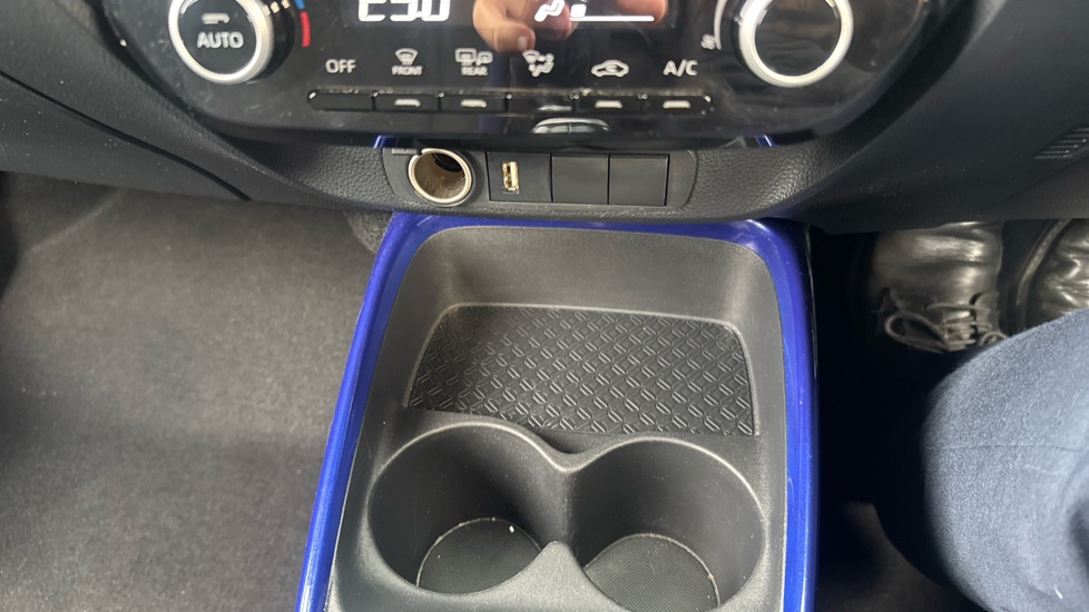 Toyota Aygo X 1.0 VVT-i Edge 5dr Petrol Hatchback - Image 34