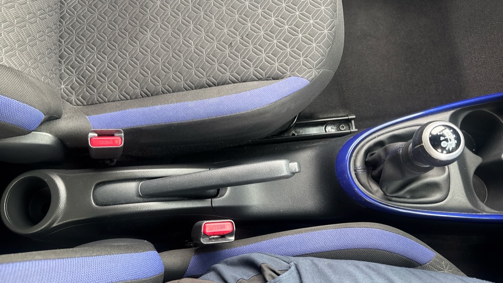 Toyota Aygo X 1.0 VVT-i Edge 5dr Petrol Hatchback - Image 35