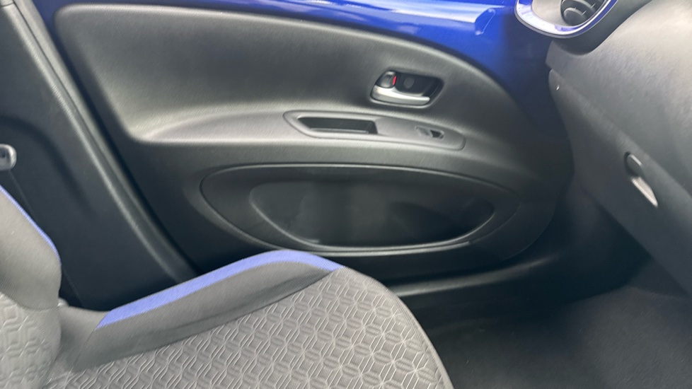 Toyota Aygo X 1.0 VVT-i Edge 5dr Petrol Hatchback - Image 36