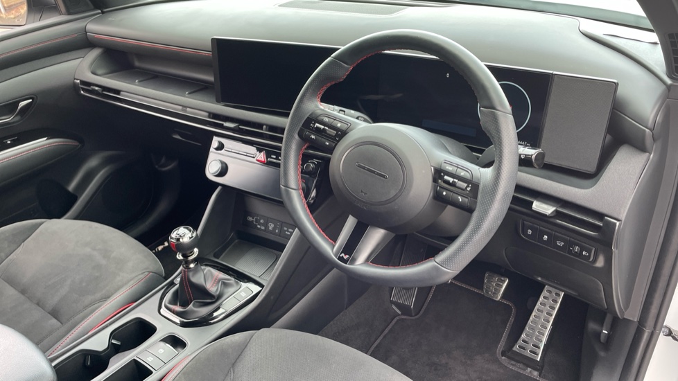 Hyundai TUCSON 1.6T N Line 5dr Petrol Estate - Image 11