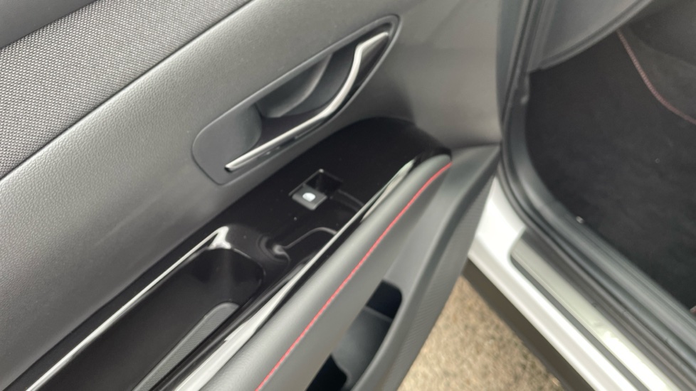 Hyundai TUCSON 1.6T N Line 5dr Petrol Estate - Image 39