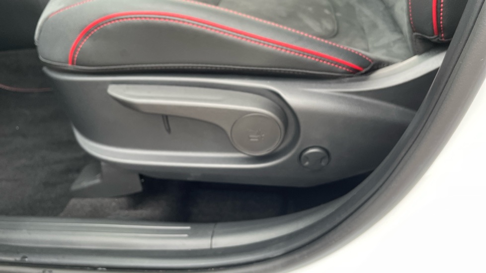 Hyundai TUCSON 1.6T N Line 5dr Petrol Estate - Image 40