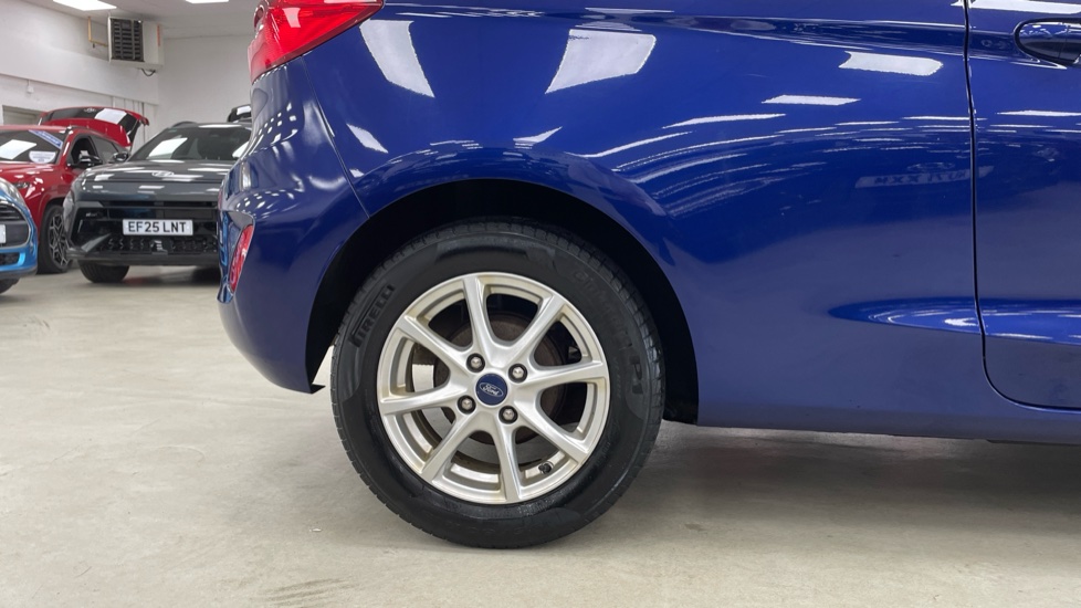 Ford Fiesta 1.0 EcoBoost Zetec 3dr Petrol Hatchback - Image 7