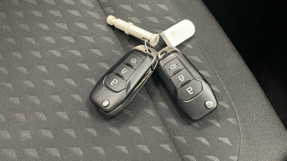 Ford Fiesta 1.0 EcoBoost Zetec 3dr Petrol Hatchback - Image 20