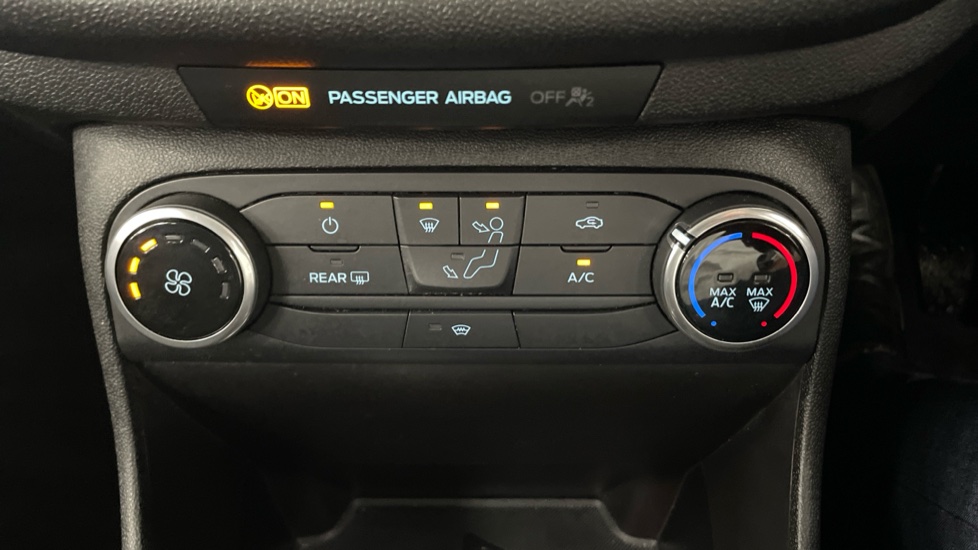 Ford Fiesta 1.0 EcoBoost Zetec 3dr Petrol Hatchback - Image 26