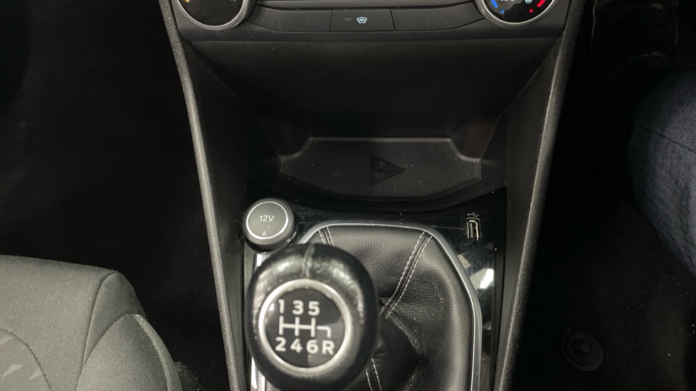 Ford Fiesta 1.0 EcoBoost Zetec 3dr Petrol Hatchback - Image 27