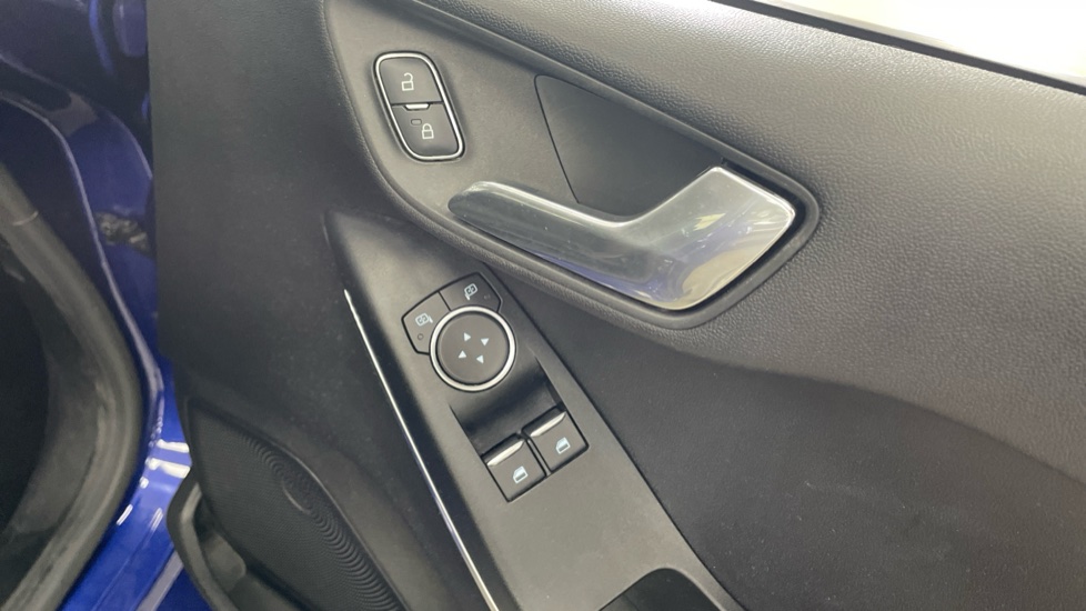 Ford Fiesta 1.0 EcoBoost Zetec 3dr Petrol Hatchback - Image 30
