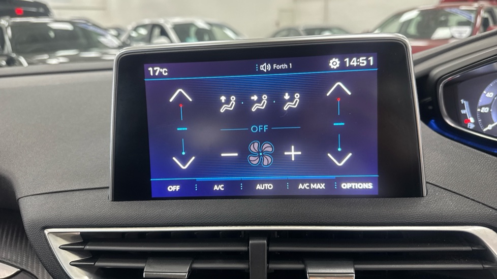 Peugeot 3008 1.6 BlueHDi 120 Active 5dr Diesel Estate - Image 22