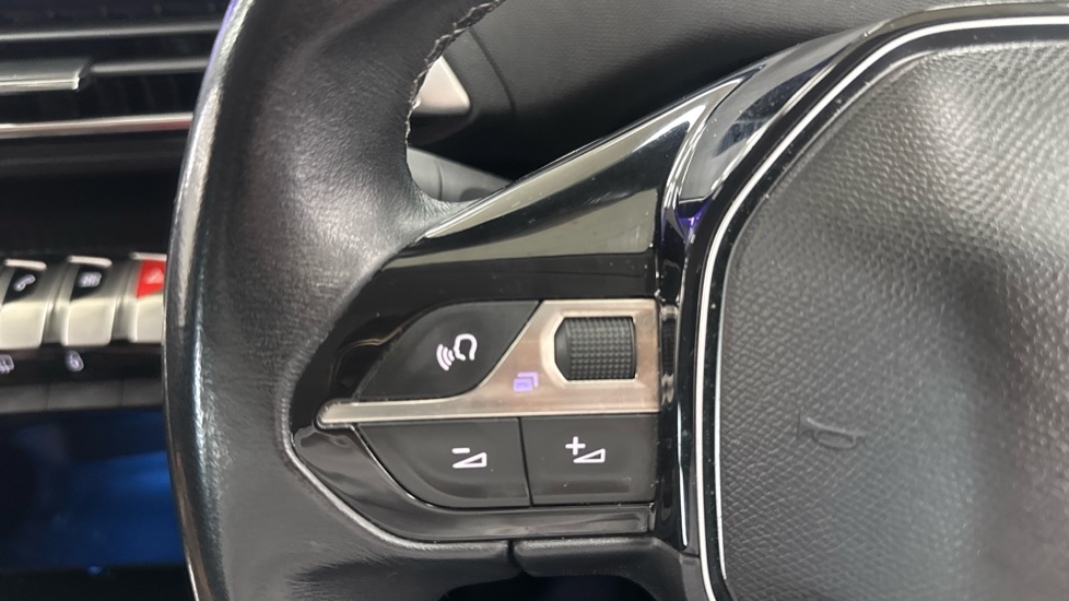 Peugeot 3008 1.6 BlueHDi 120 Active 5dr Diesel Estate - Image 25