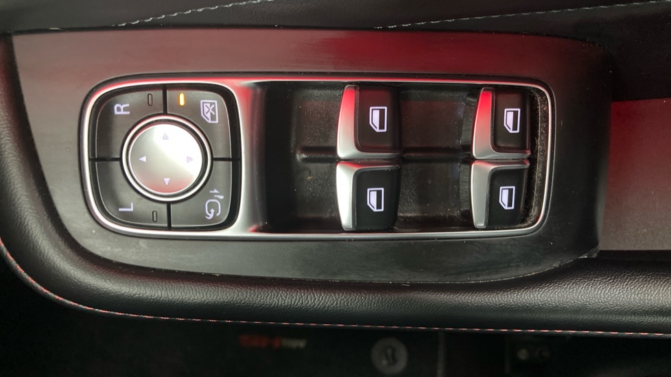 MG HS 1.5 T-GDI Exclusive 5dr DCT Petrol Hatchback - Image 27