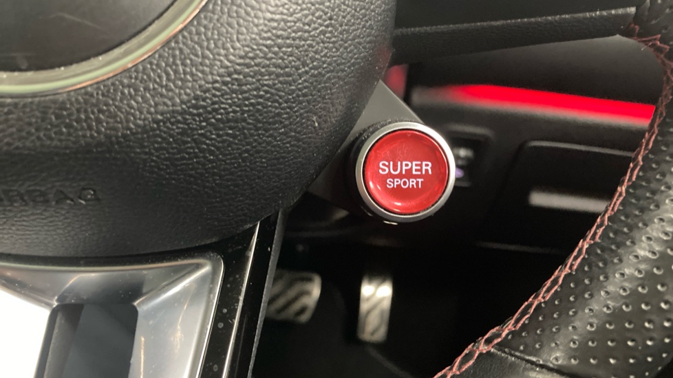 MG HS 1.5 T-GDI Exclusive 5dr DCT Petrol Hatchback - Image 28