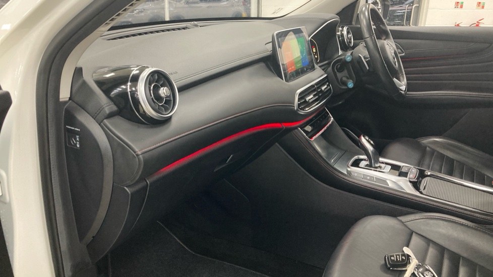 MG HS 1.5 T-GDI Exclusive 5dr DCT Petrol Hatchback - Image 38