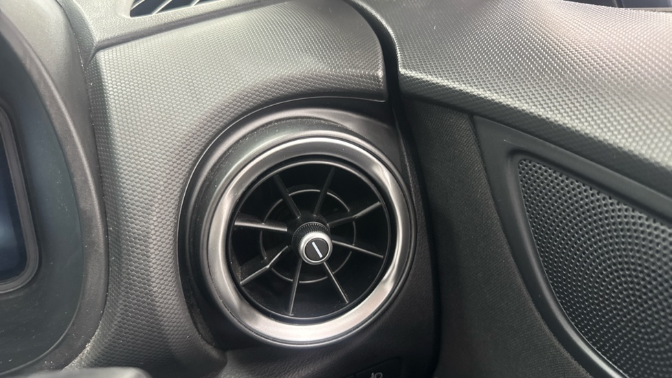 Hyundai KONA 1.0 TGDi 48V MHEV Premium 5dr Petrol Hatchback - Image 28