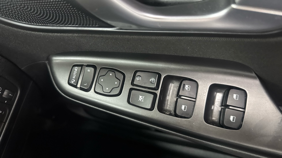 Hyundai KONA 1.0 TGDi 48V MHEV Premium 5dr Petrol Hatchback - Image 29